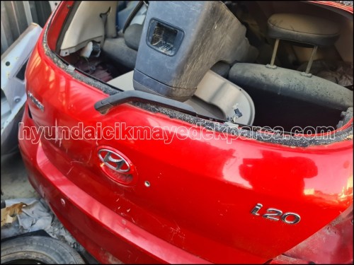 Hyundai i20 Bagaj Kapağı Kırmızı